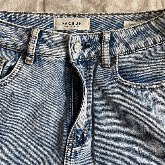 PacSun Mom style jeans light wash- size 25 - Picture 4 of 5